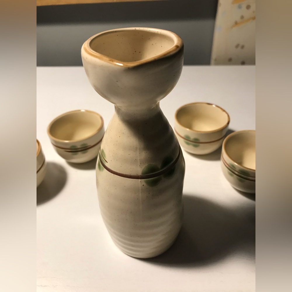 Sake Set - Picture 5 of 10